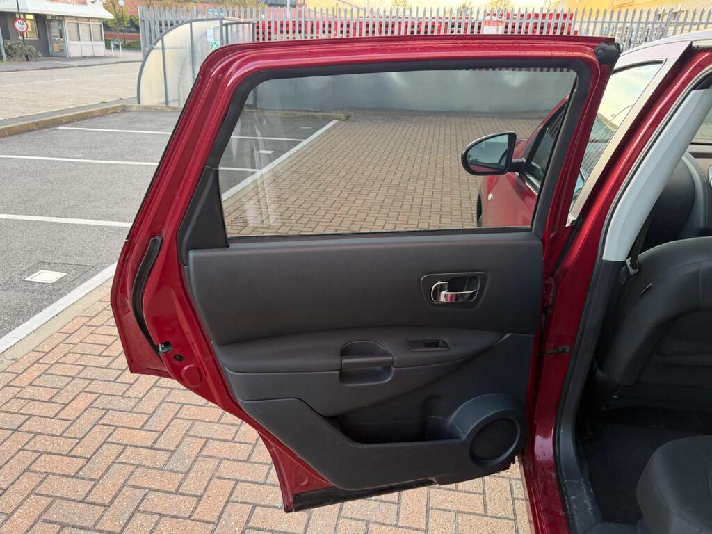 Nissan Qashqai+2 27