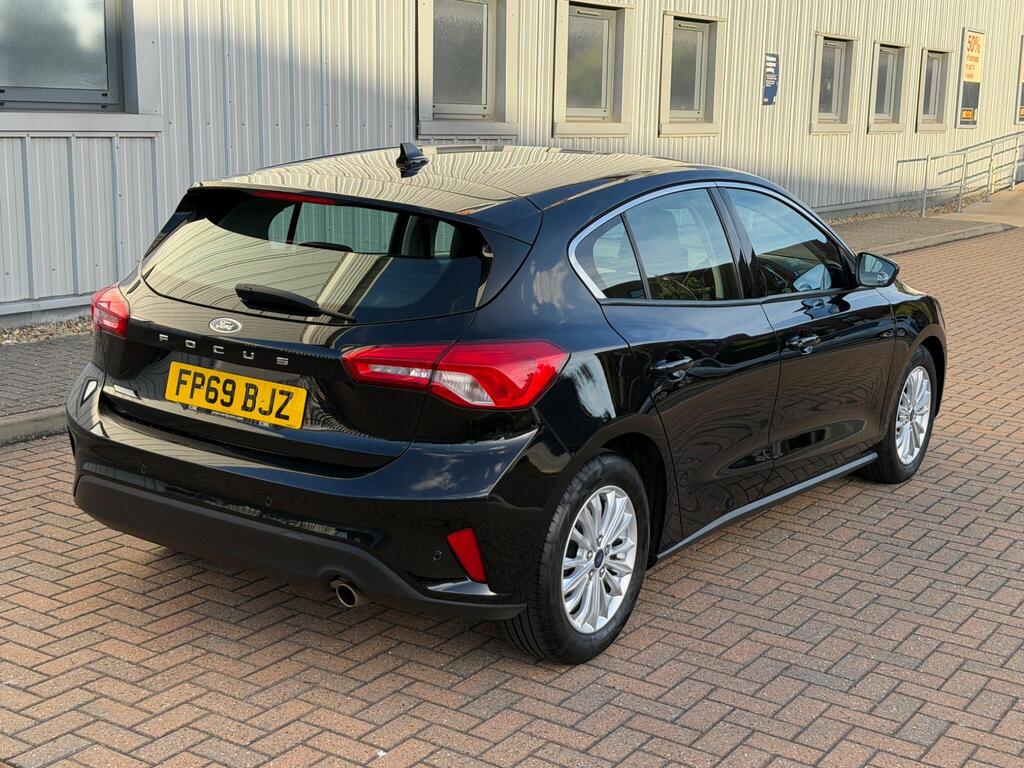 Ford Focus 16