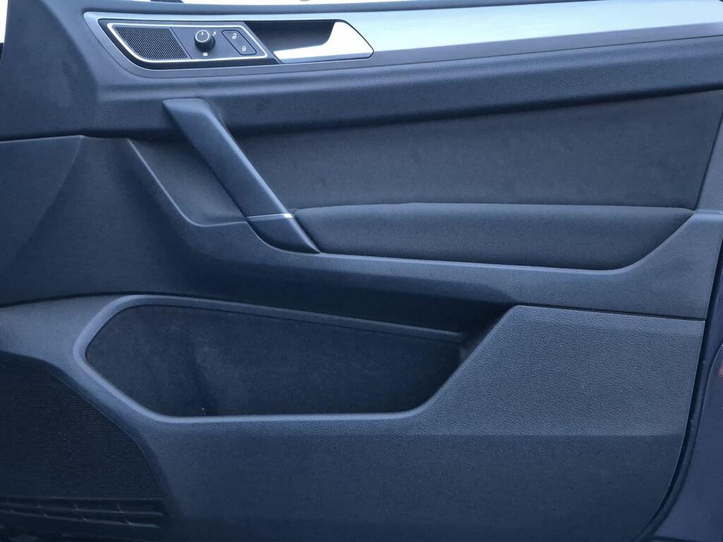 Volkswagen Golf SV 28