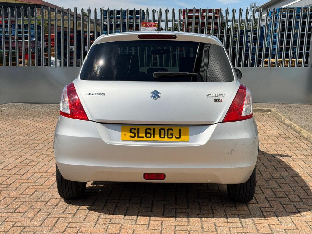 Suzuki Swift 12