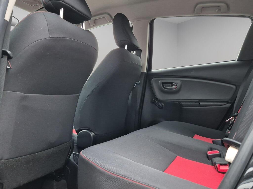 Toyota Yaris 21