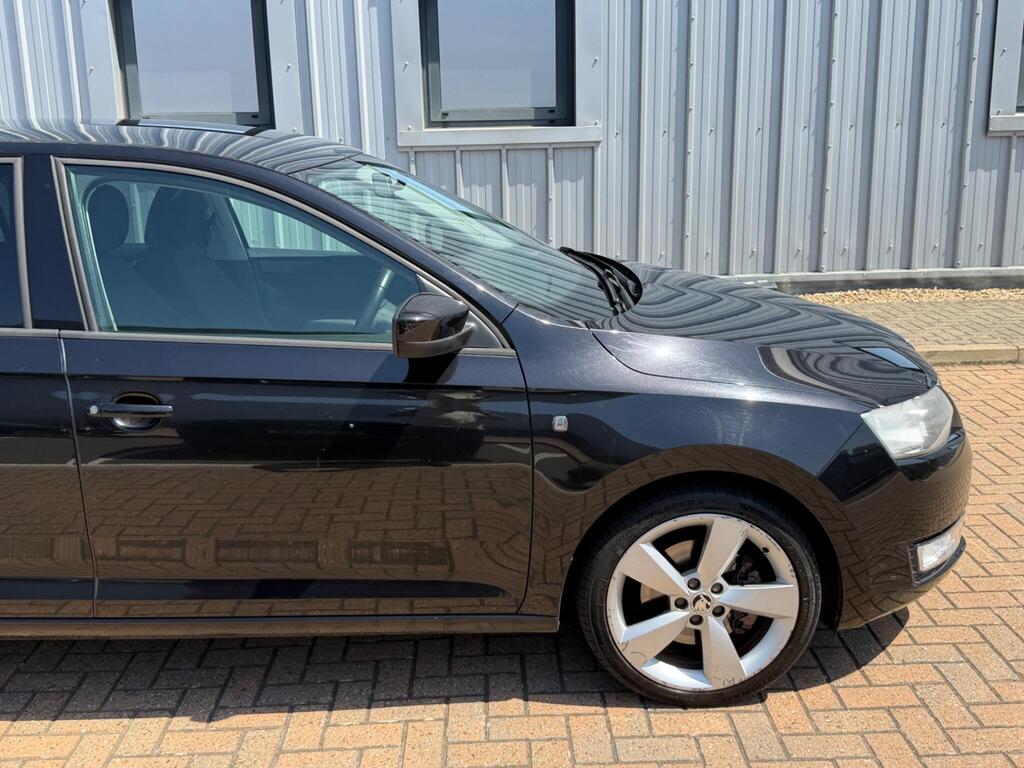 Skoda Rapid 11
