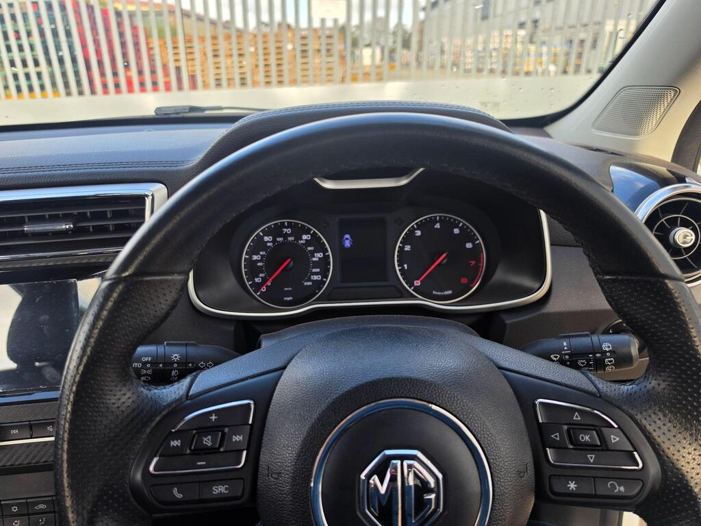 MG MG ZS 37