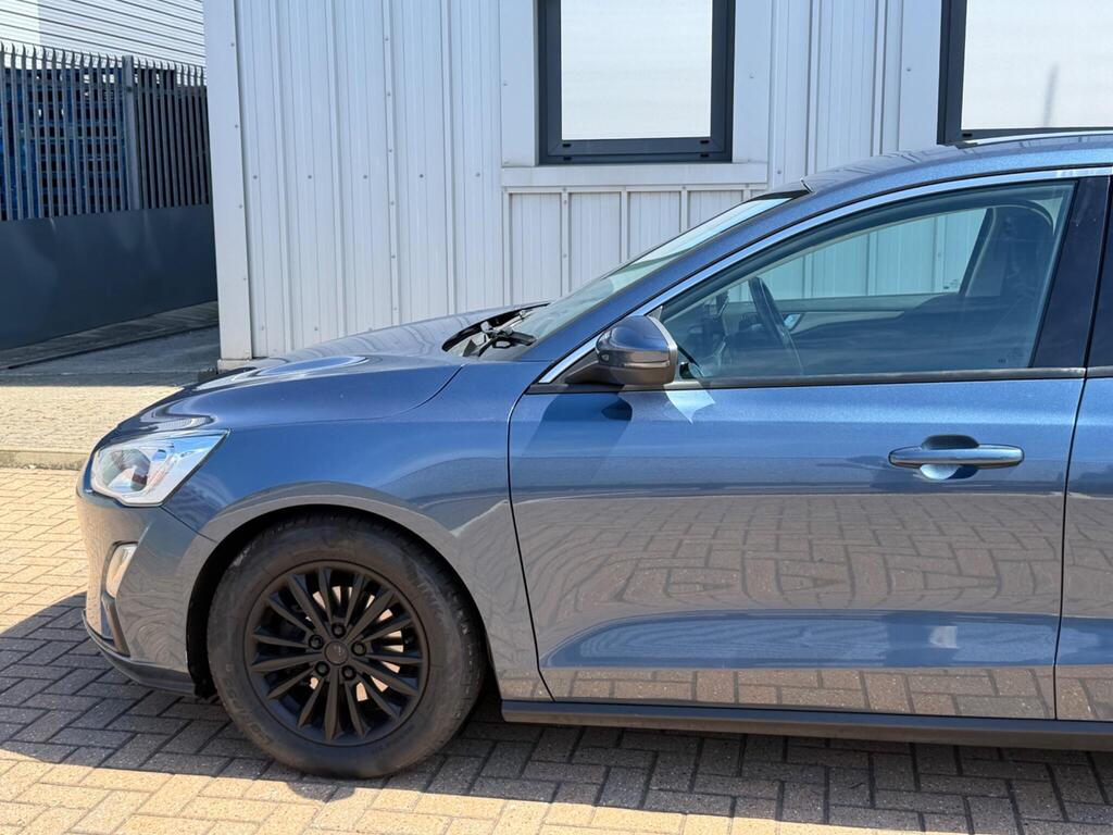 Ford Focus 10