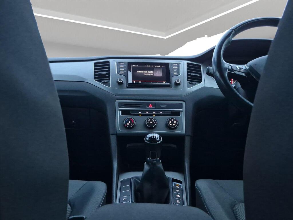 Volkswagen Golf SV 9
