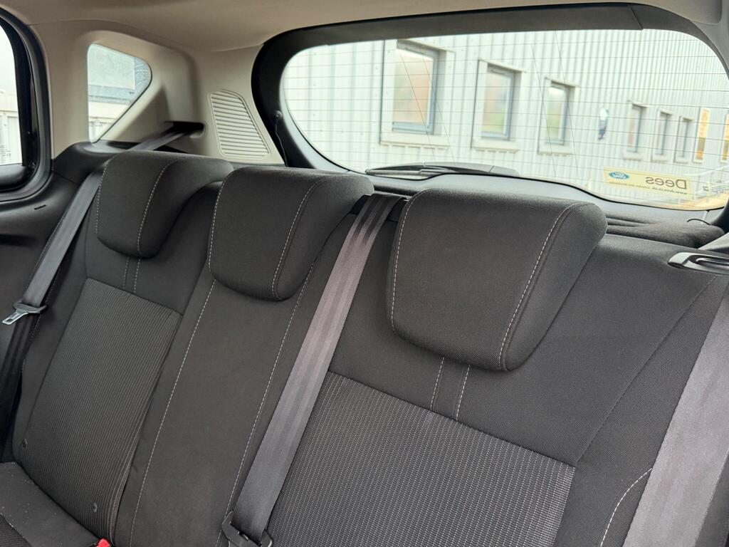 Ford B-Max 23