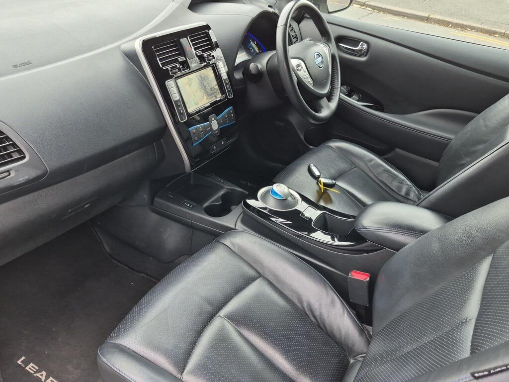 Nissan Leaf 11