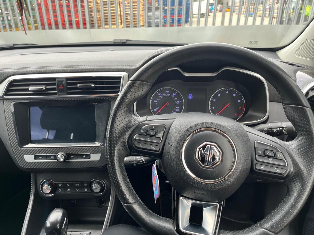 MG MG ZS 73