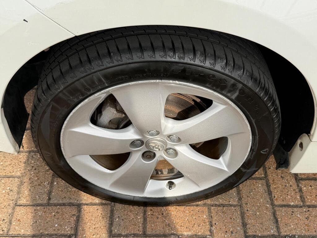 Toyota Prius 35