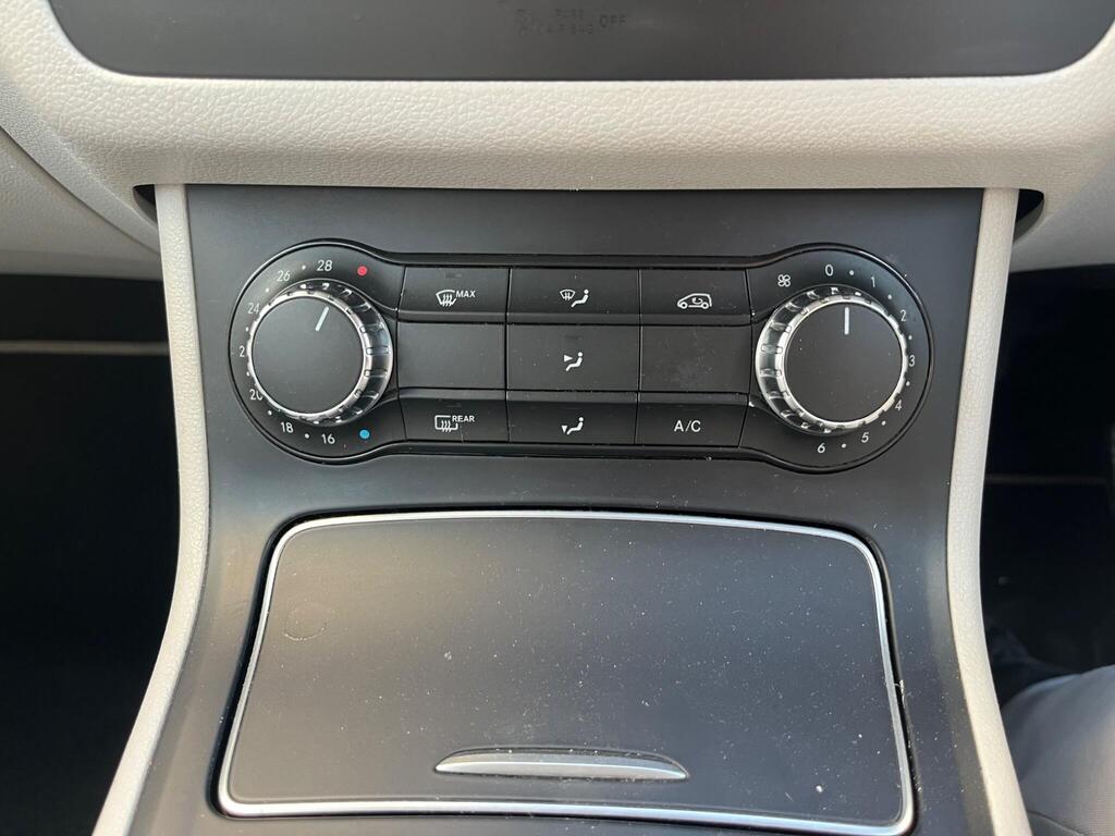 Mercedes-Benz B Class 54
