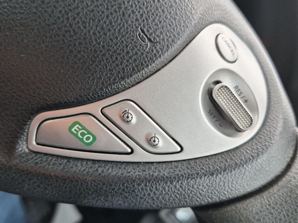 Nissan Leaf 24