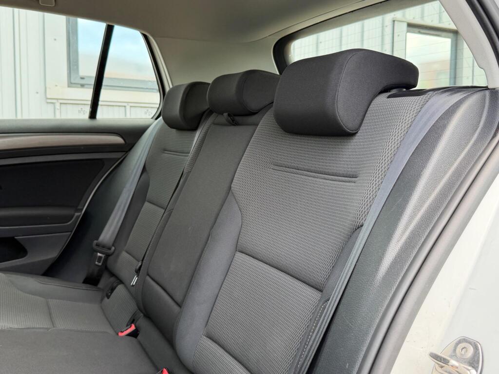 Volkswagen Golf 30