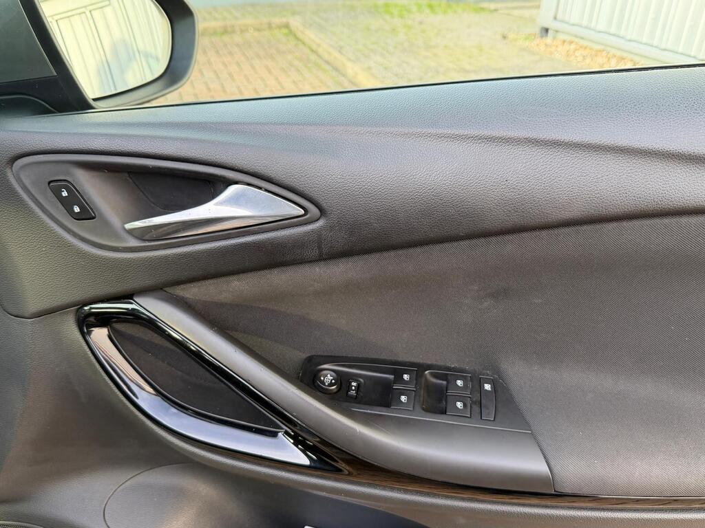 Vauxhall Astra 38