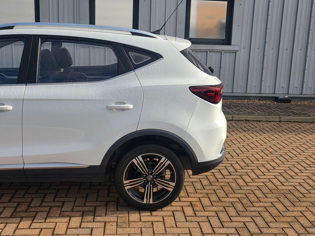 MG MG ZS 33
