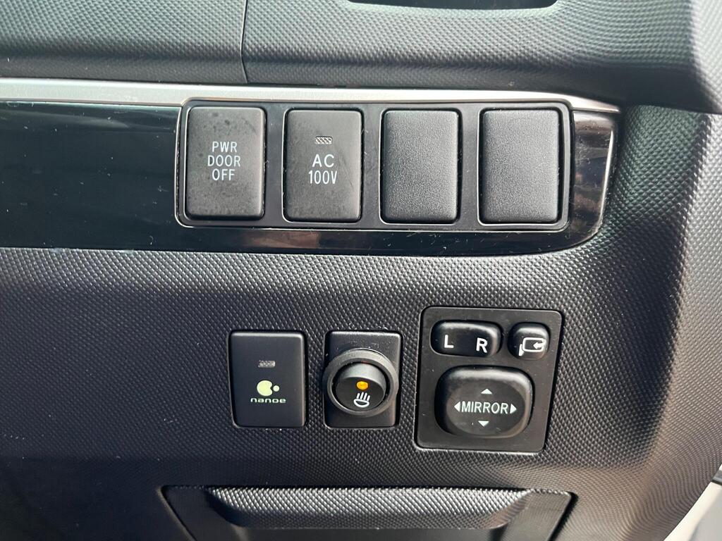 Toyota Estima 49