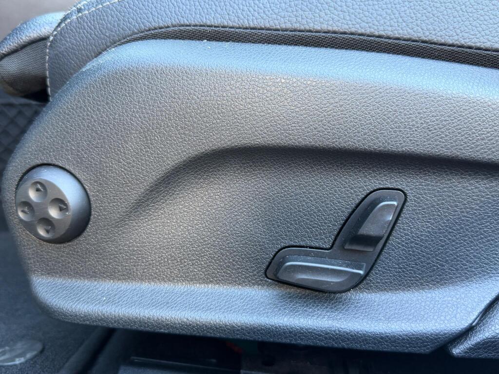 Mercedes-Benz C Class 29