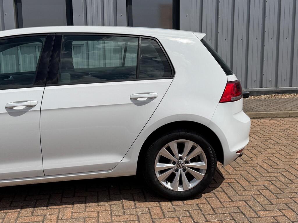 Volkswagen Golf 54
