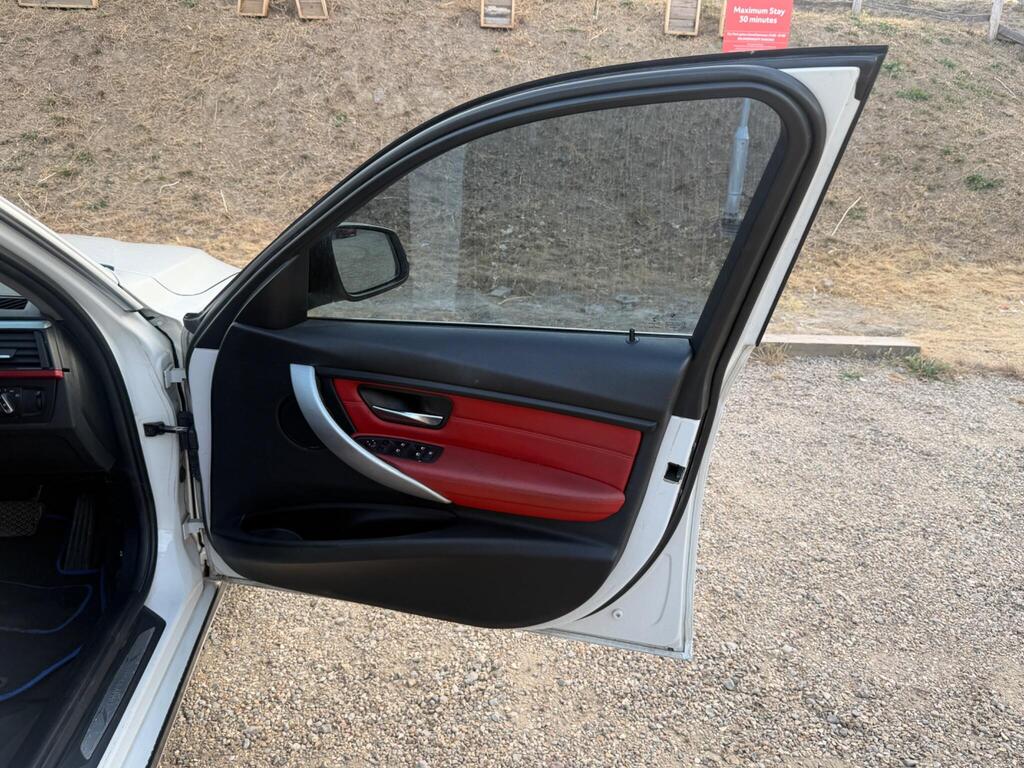 BMW 3 Series 32