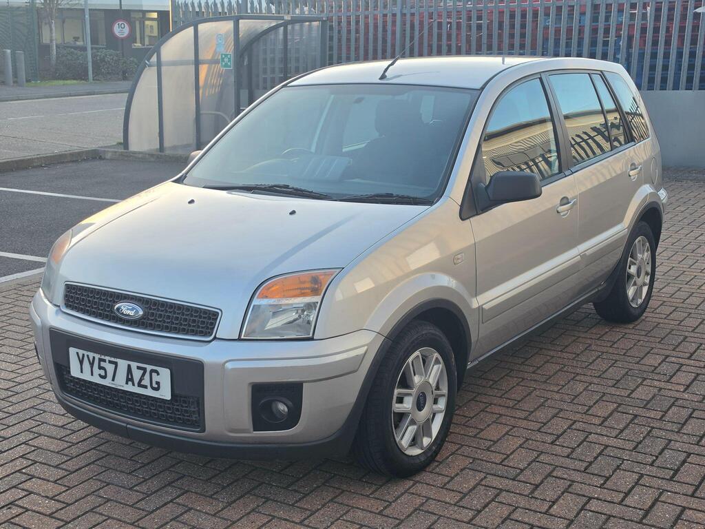 Ford Fusion 2