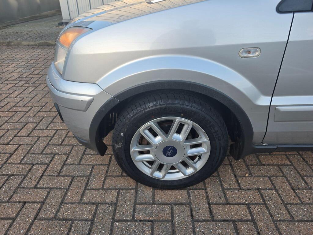 Ford Fusion 24