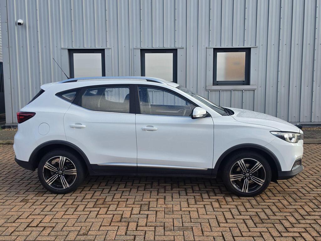 MG MG ZS 11