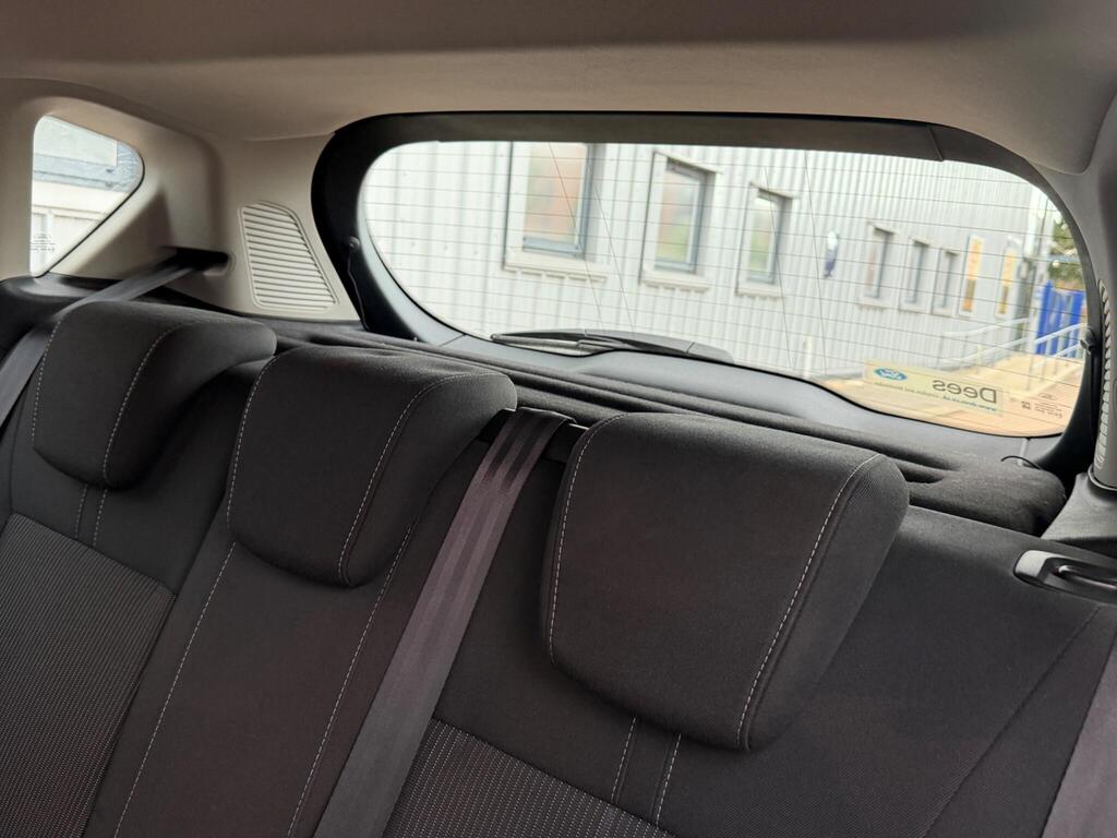 Ford B-Max 22