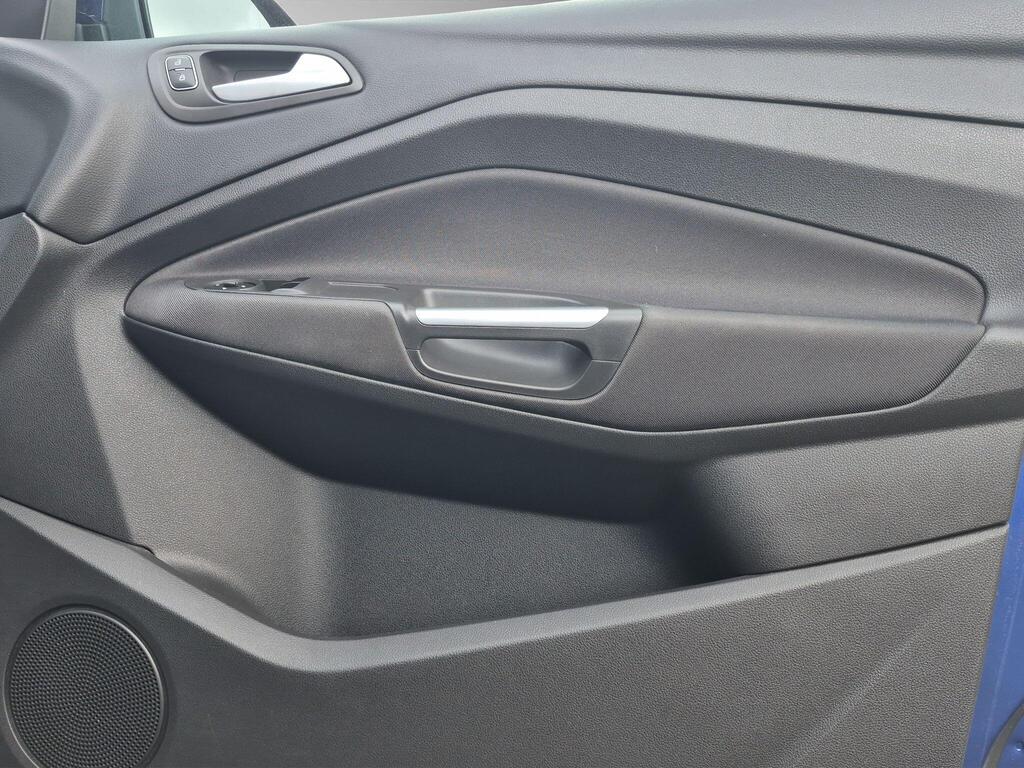 Ford C-Max 28