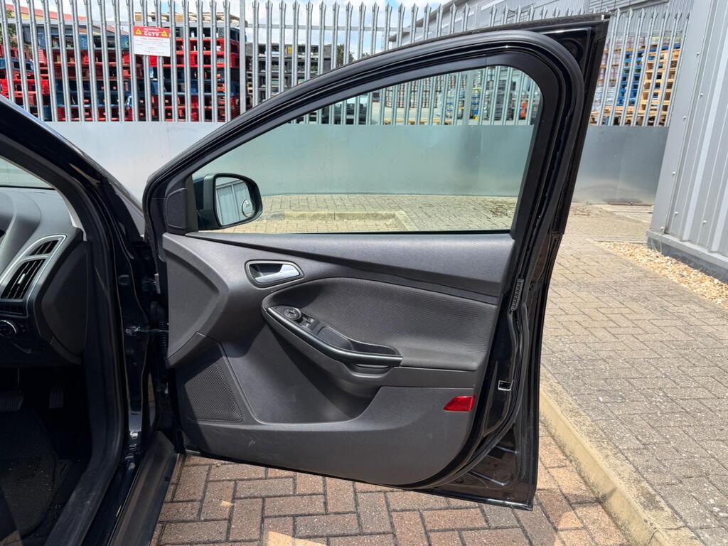 Ford Focus 32
