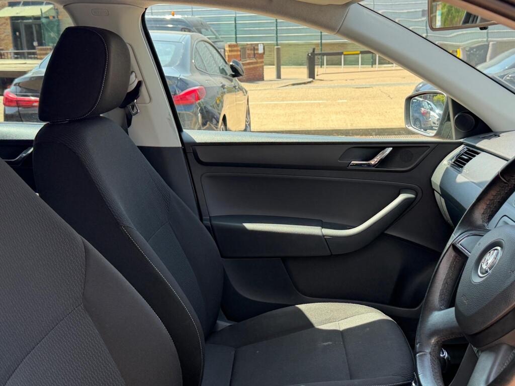 Skoda Rapid 17