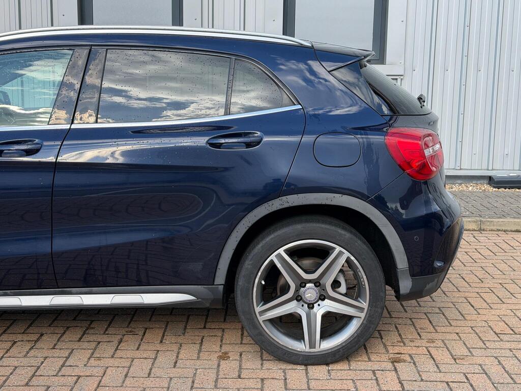 Mercedes-Benz GLA 42