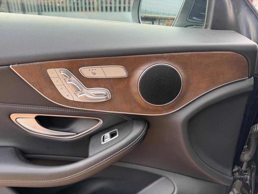 Mercedes-Benz C Class 34