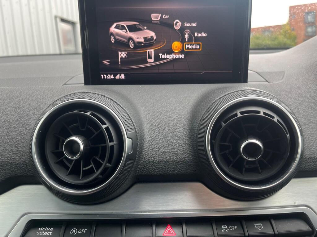 Audi Q2 41