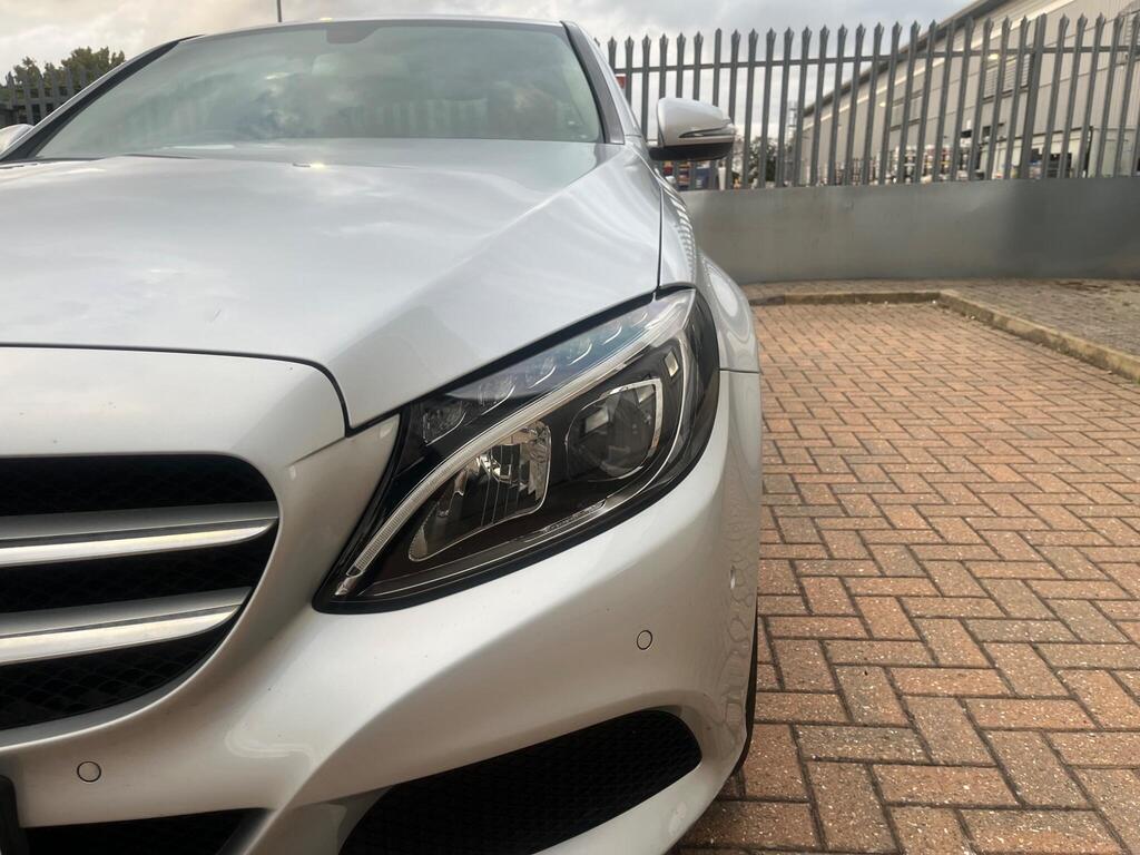 Mercedes-Benz C Class 52