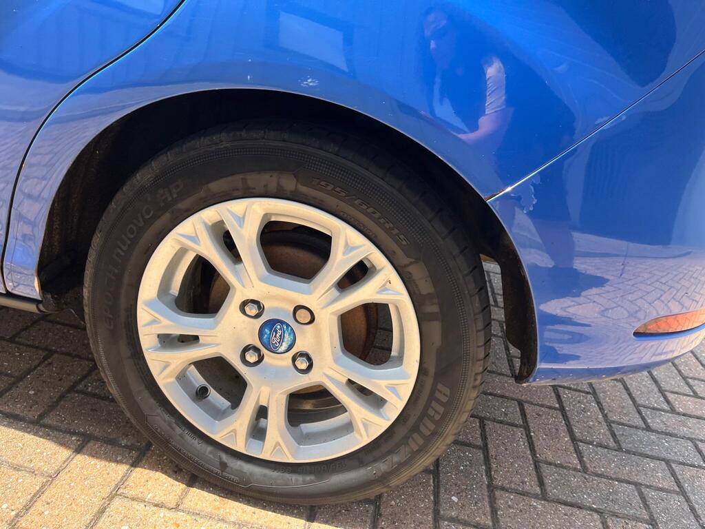 Ford B-Max 44