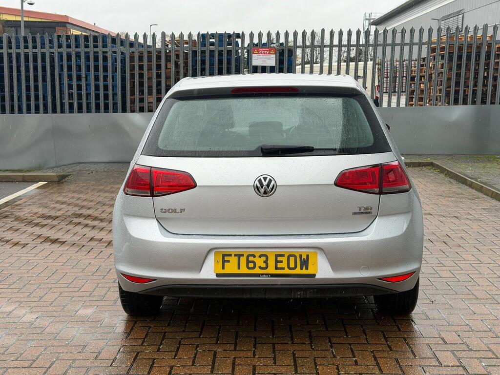 Volkswagen Golf 16
