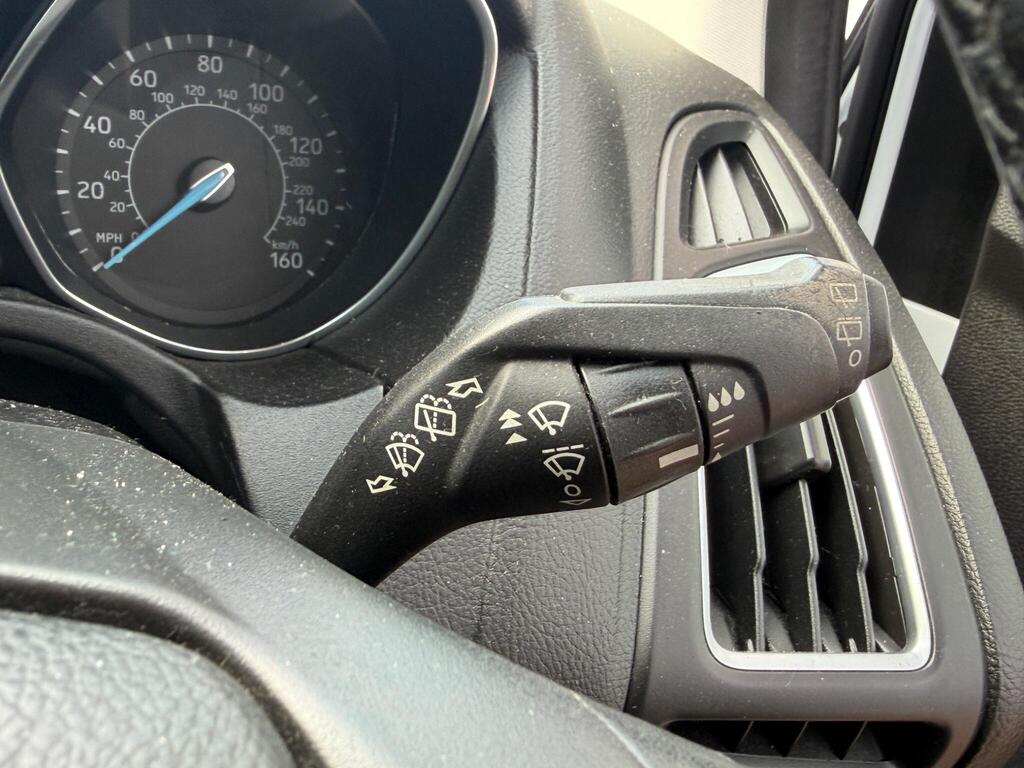 Ford Focus 32