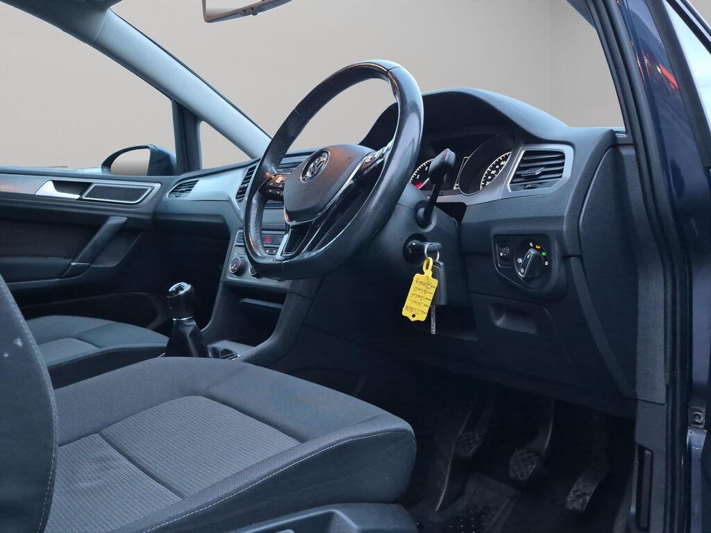 Volkswagen Golf SV 12