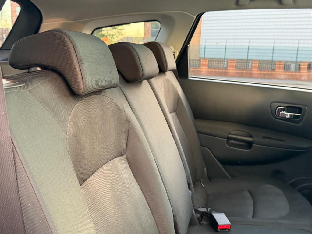 Nissan Qashqai+2 10