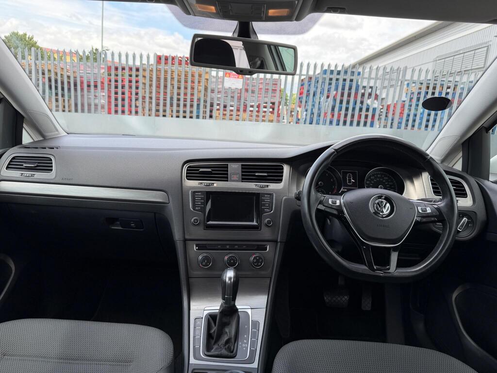 Volkswagen Golf 21