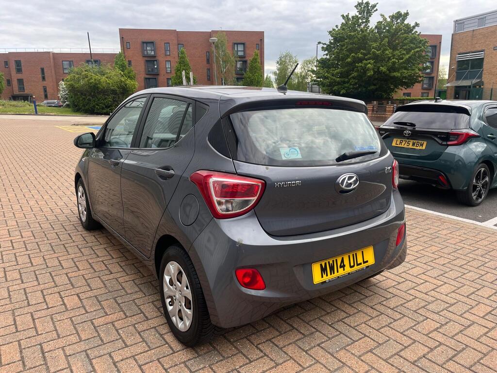 Hyundai i10 12