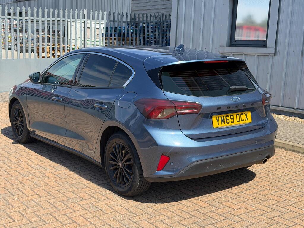 Ford Focus 8