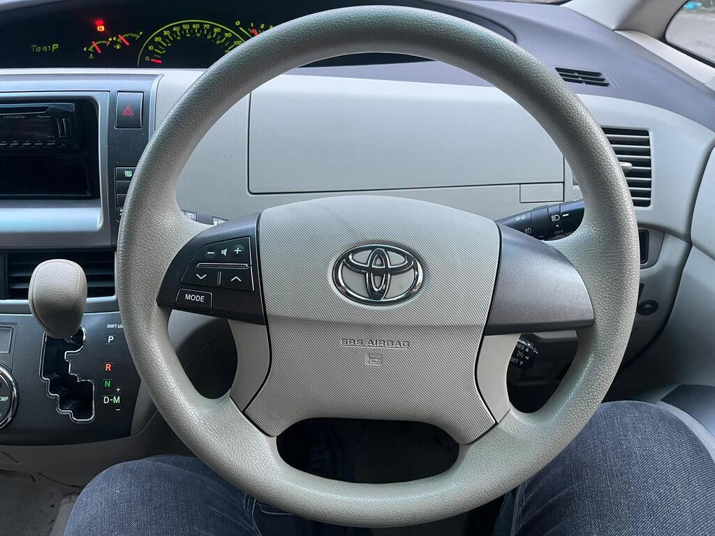 Toyota Estima 49