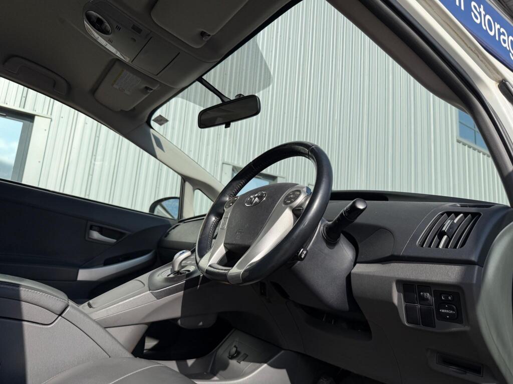 Toyota Prius 13