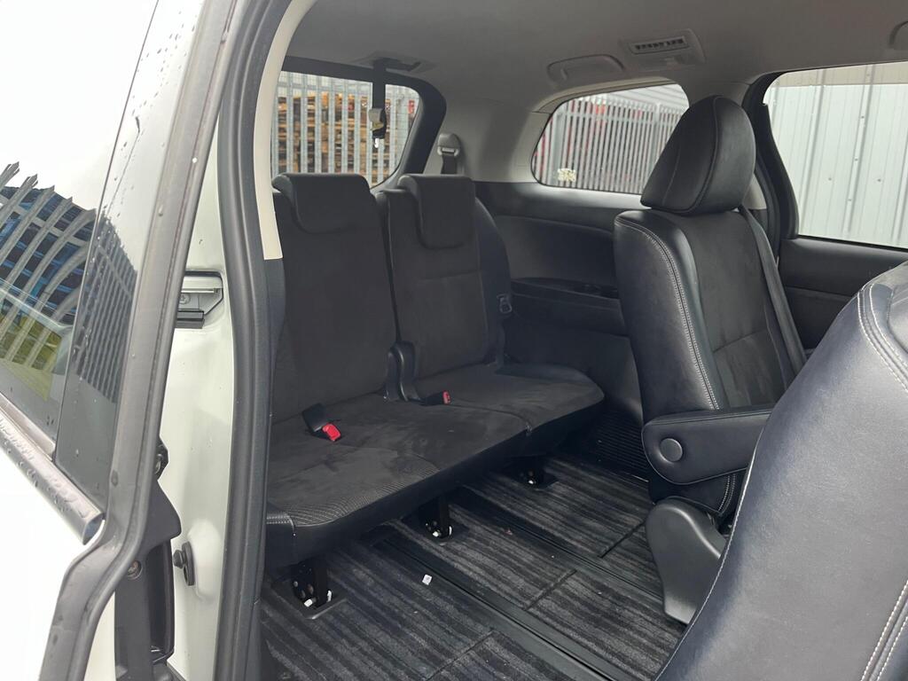 Toyota Estima 37