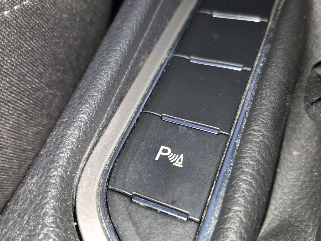 Volkswagen Golf SV 23