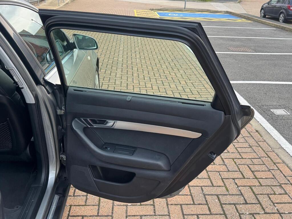 Audi A6 Avant 32