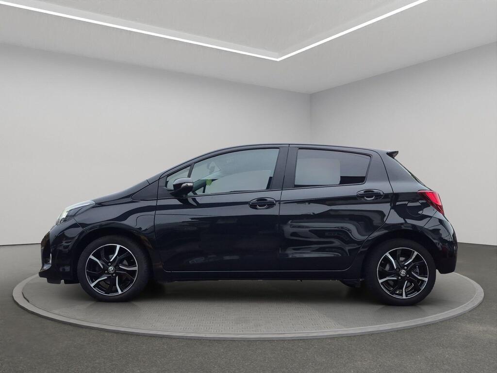 Toyota Yaris 6