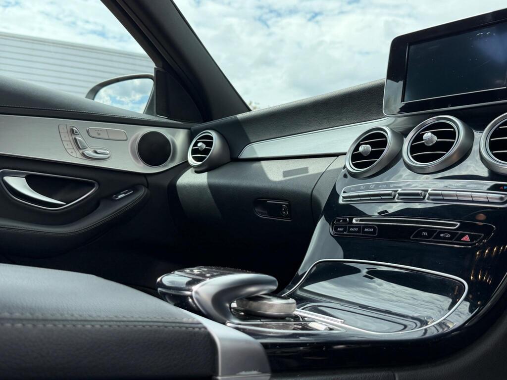 Mercedes-Benz C Class 24
