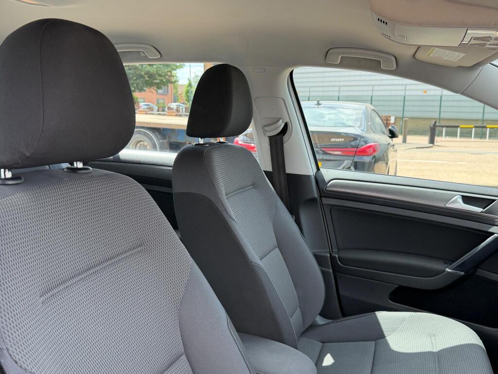 Volkswagen Golf 27