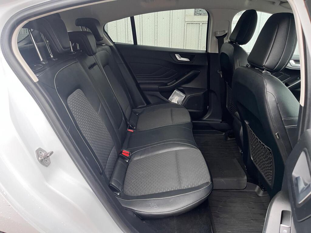 Ford Focus 48